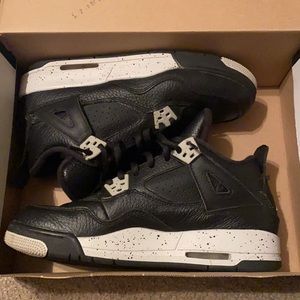Air Jordan Retro 4s